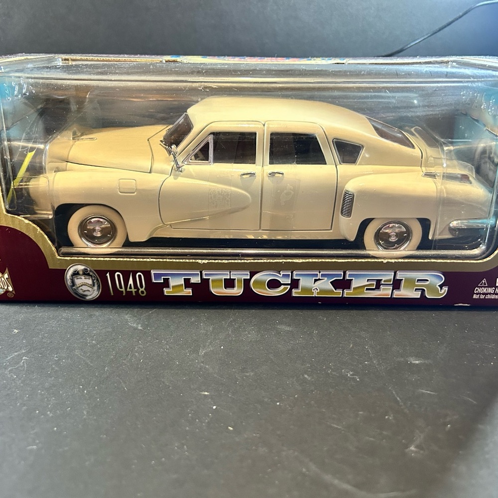 Tucker 1948 Classic Cream Die Cast Car